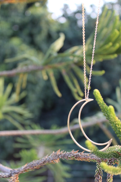 The Lune Necklace